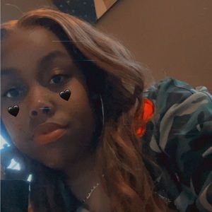 Meet your Posher, Sanai